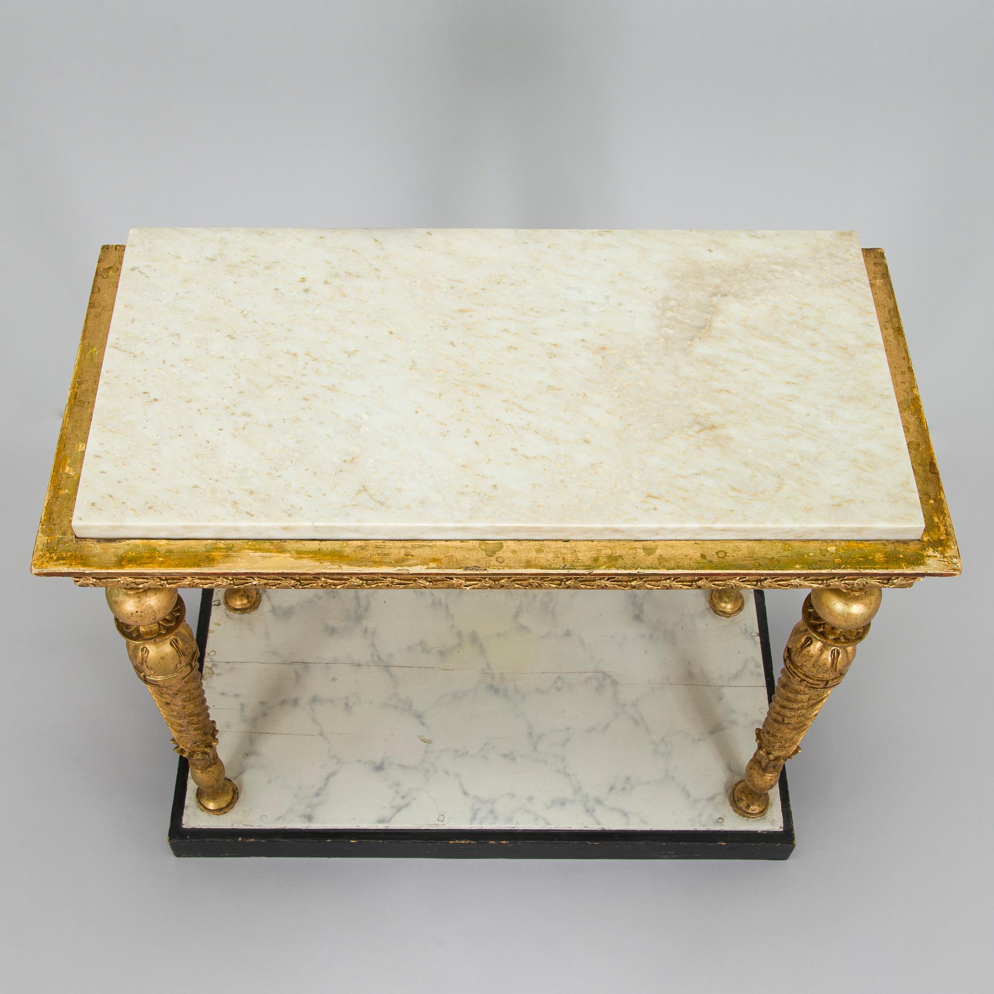 Jonas Frisk, Konsolipöytä, signeerattu J Frisk (toiminut 1805 - 1824), Tukholman hallileima, epäselvä vuosi. Myöhäiskustavilainen.