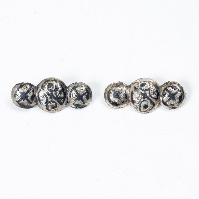 Belt/waistband and two brooches, silver, Russia 1896–1908.