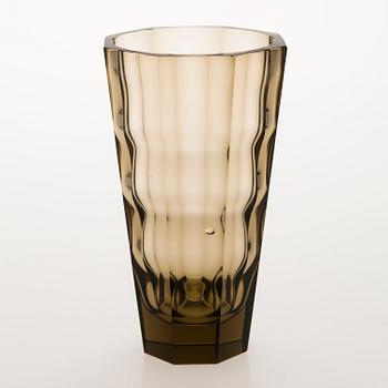 GÖRAN HONGELL, A late 1930's glass vase "Optical glass", Karhula.
