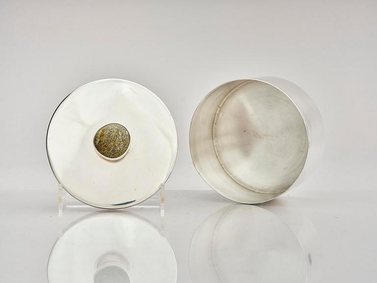 Lennart Larsson Guld AB, a Swedish silver butter box with lid and tray, Jönköping 1974.