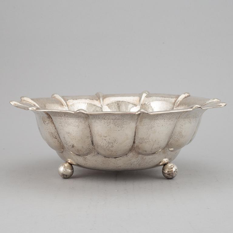 A German early 20th century silver bowl.