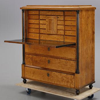 CHIFFONJÈ, Biedermeier/Karl Johan, omkring 1800-talets mitt.