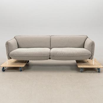 Claesson Koivisto Rune. soffa "Continental" för  Swedese 2000-tal.