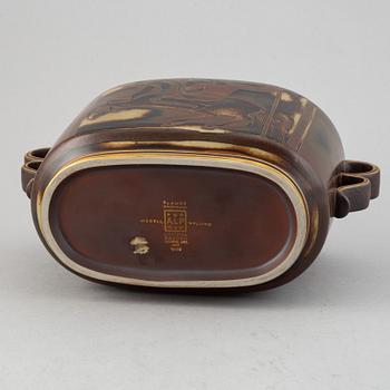 Gunnar Nylund, a lidded porcelain vase, 'Flambé', Rörstrand Lidköping.