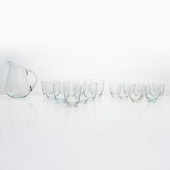 Gunnel Nyman, kanna och dricksglas 19 st, "Pore", modell 2723, Nuutajärvi Notsjö, 1900-talets mitt.