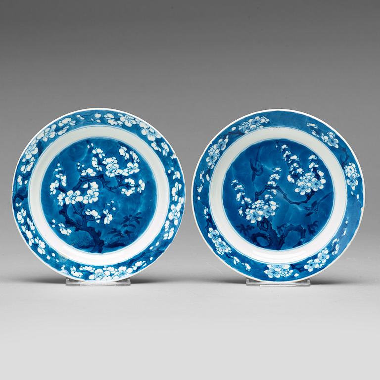 FAT, ett par, porslin. Qing dynastin, Kangxi (1662-1722).