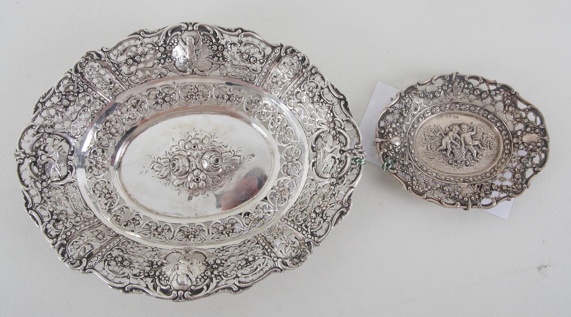 FAT, 2 st, silver, importstämplar.