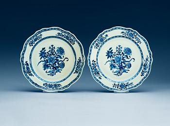 1587. Four blue and white dishes, Qing dynasty, Qianlong (1736-95).