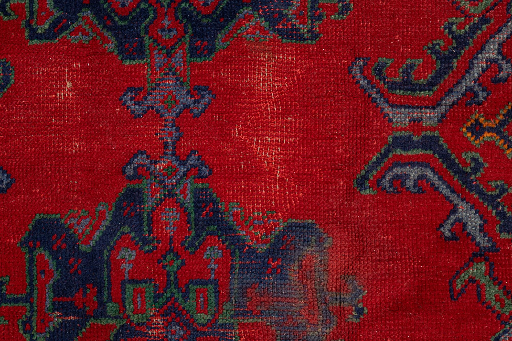 An antique Ushak carpet, Western Anatolia, approx. 380 x 313 cm.