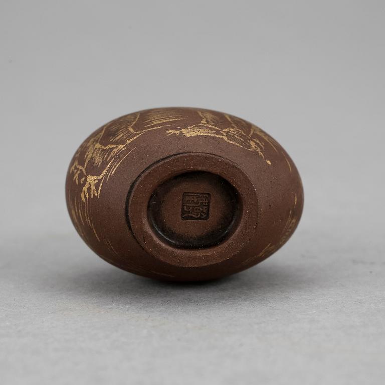 SNUSFLASKA, yixing, 1900-tal.