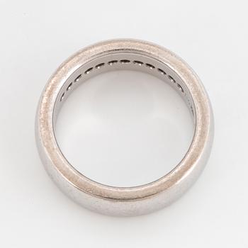 Brilliant-cut diamond ring by Engelbert.