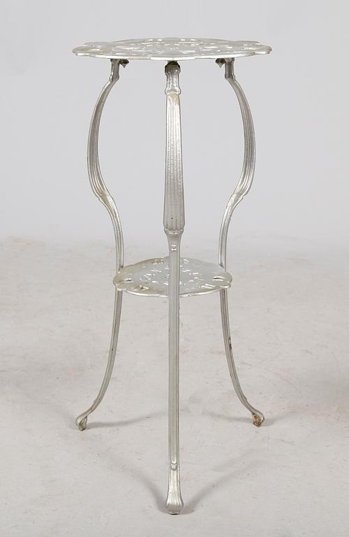 PEDISTAL, försilvrat gjutgods, jugendstil, 1900-talets första hälft.