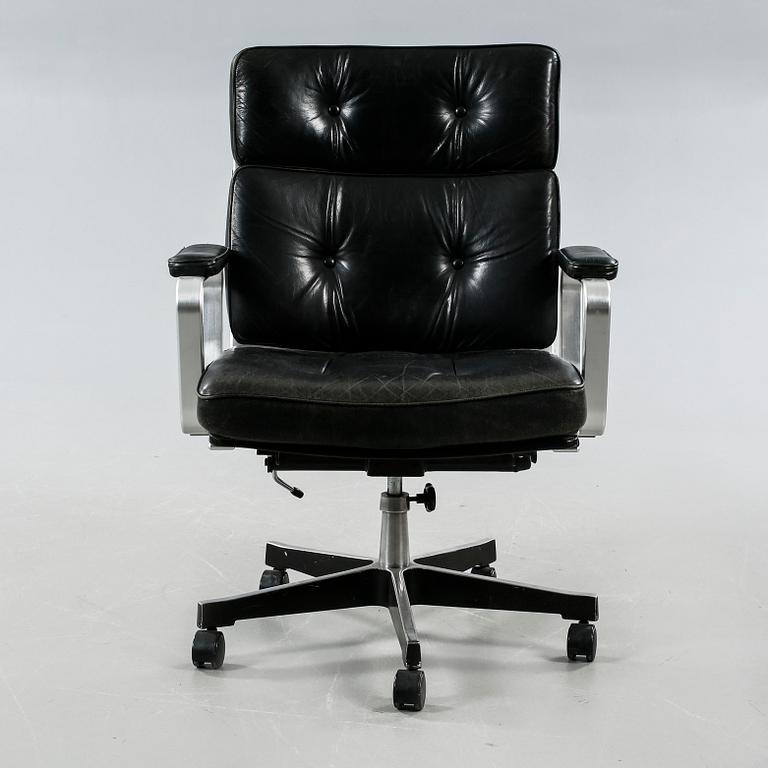 A 1970/80s office chair by Karl Erik Ekselius.