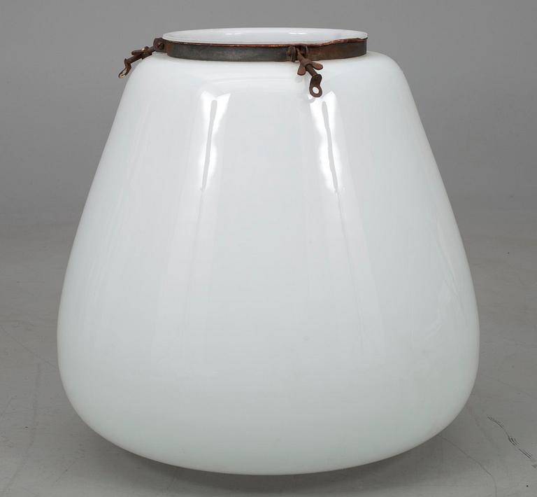 INDUSTRILAMPA, glas 1900-talets början.