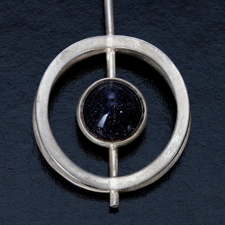 HALSSMYCKE, silver, syntetisk sten, Elis Kauppi, Kupittaan Kulta 1970-tal. ARMRING, sterling silver.