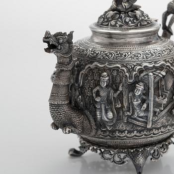 Tekanna, sockerskål och mjölkkanna, silver, 1900-talets början/ första hälft. Finska kontrollstämplar, 1949.