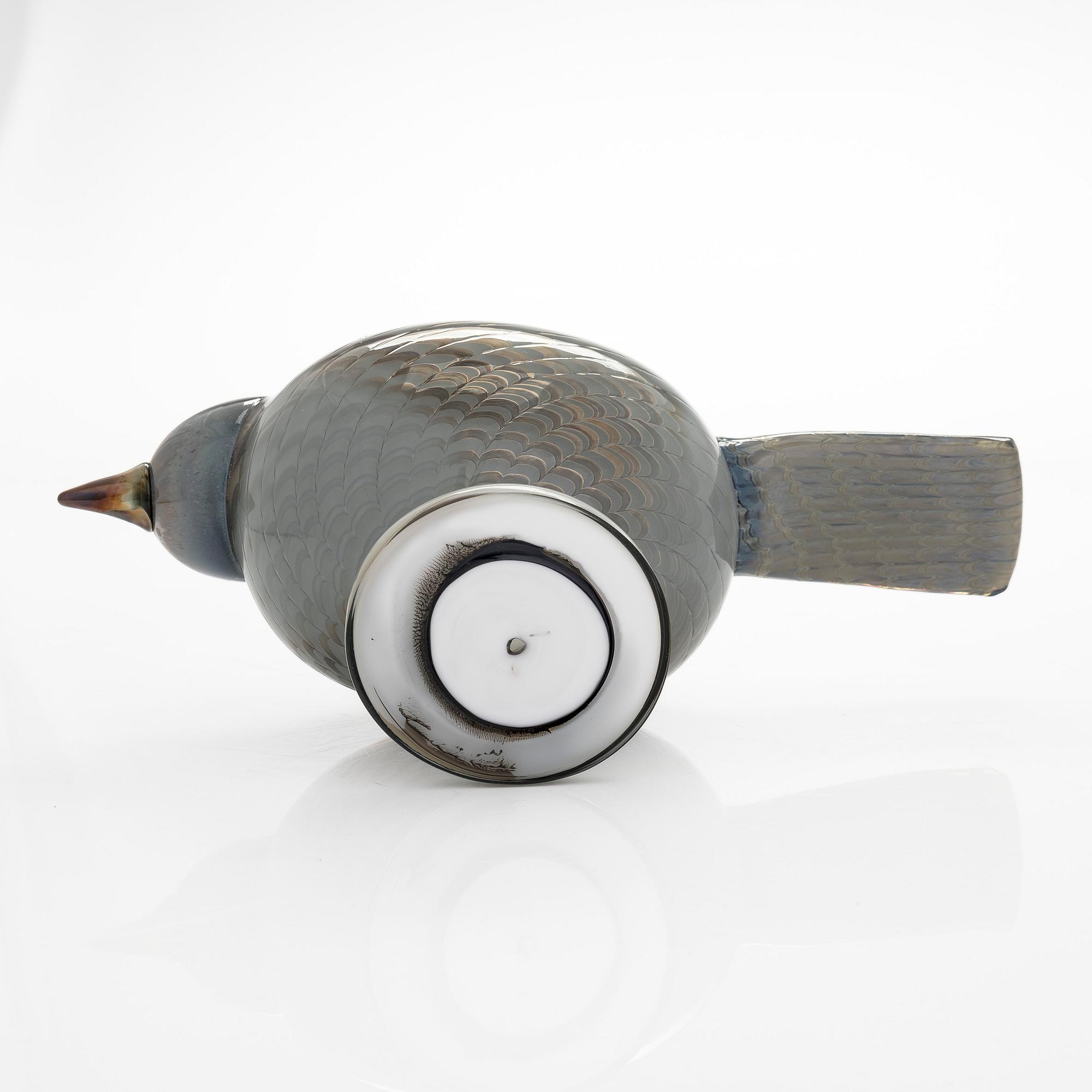Oiva Toikka, a 'Pigeon' glass bird, signed O. Toikka Nuutajärvi.