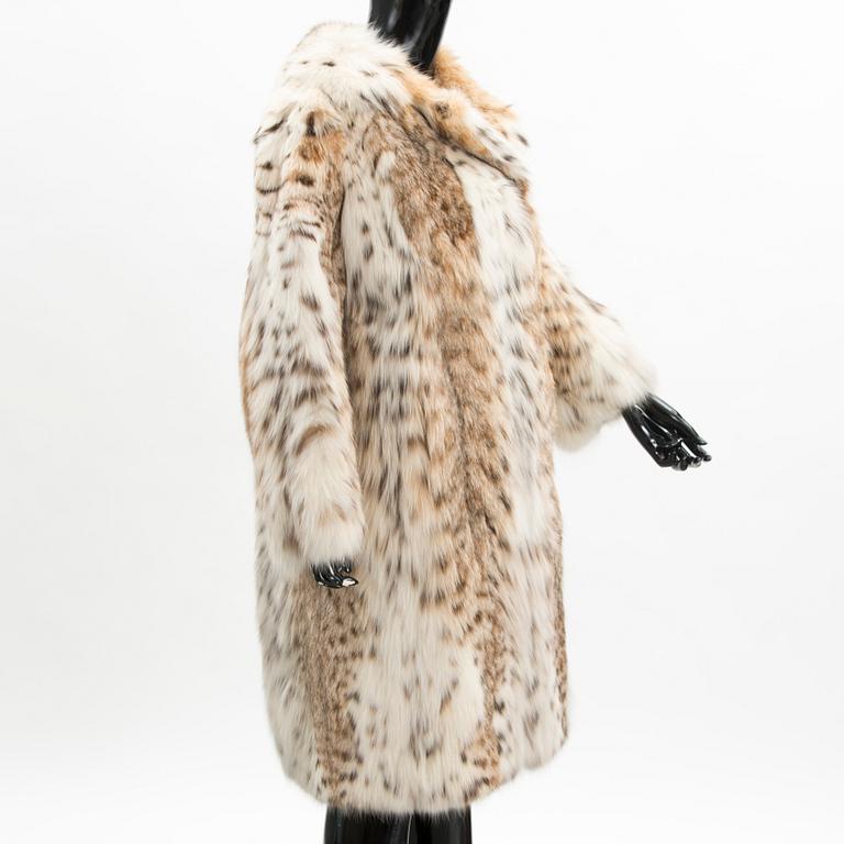 Lynx Fur Coat. Cites Certificate.