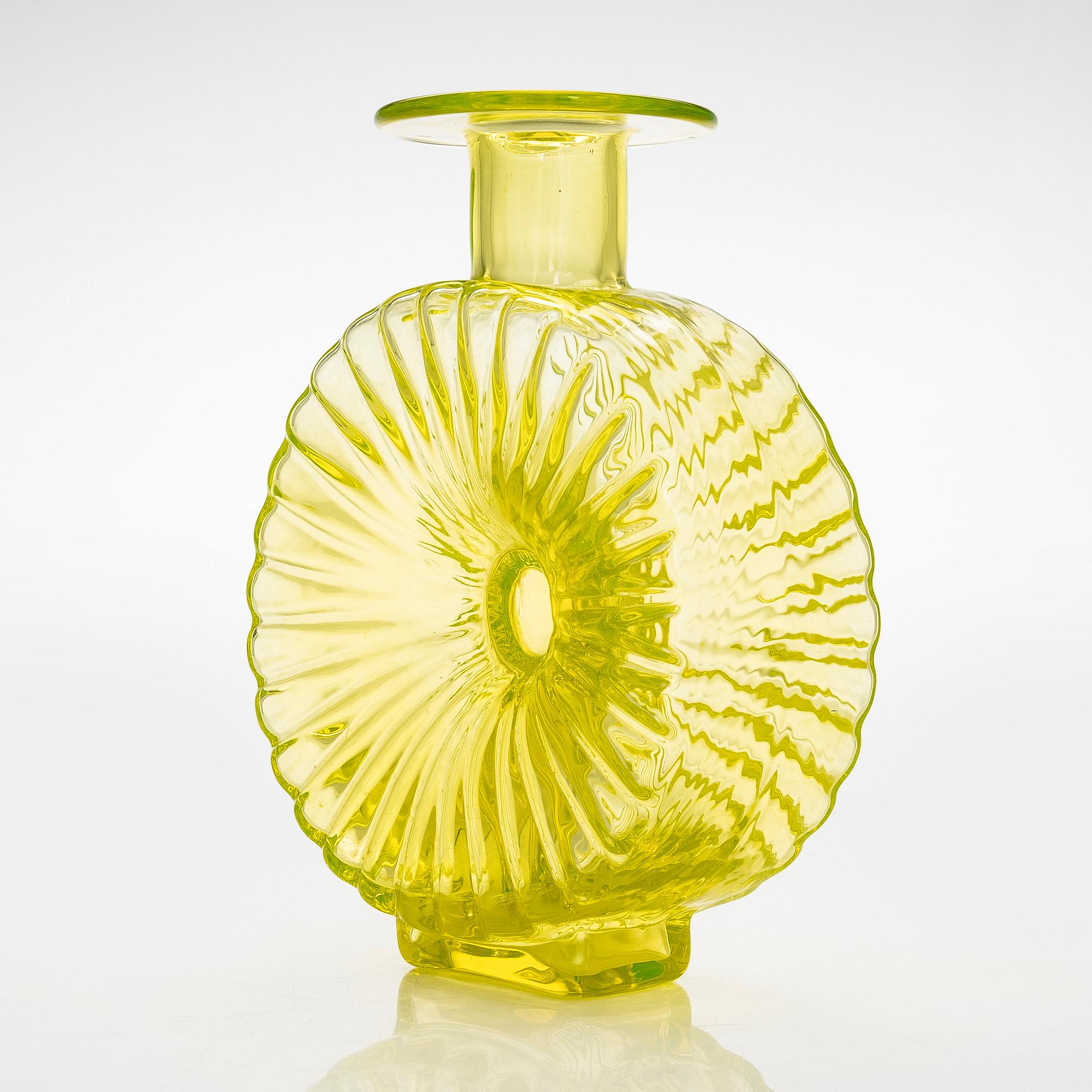 Helena Tynell, a 'Solflaskan' for Riihimäki Glassworks, Finland. In production 1964-1974.