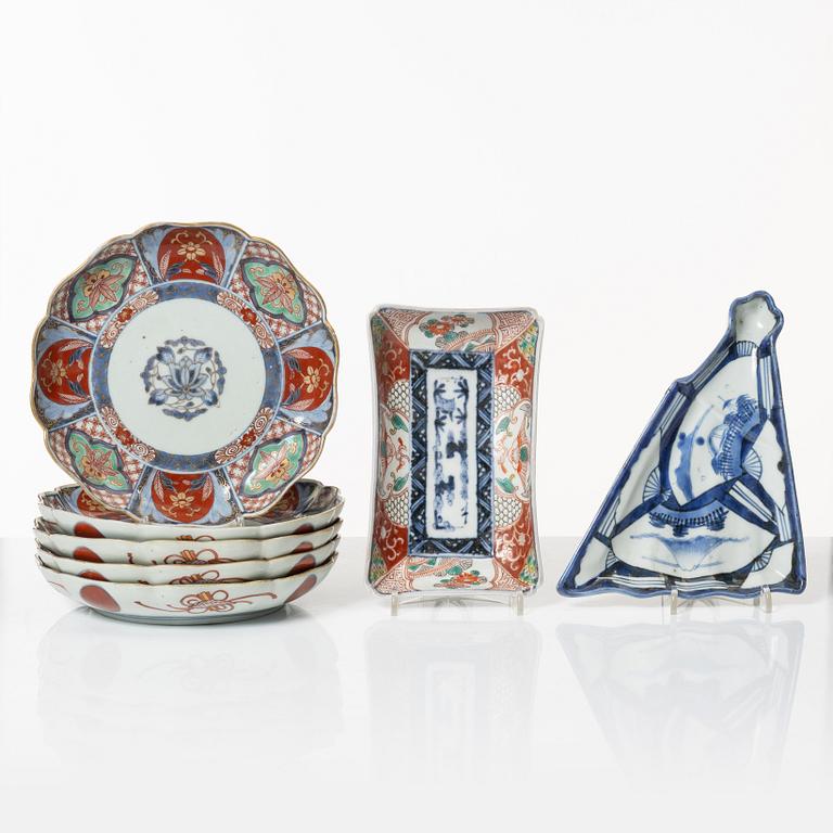 Fat, nio stycken, porslin, Japan, Meiji (1868-1912).