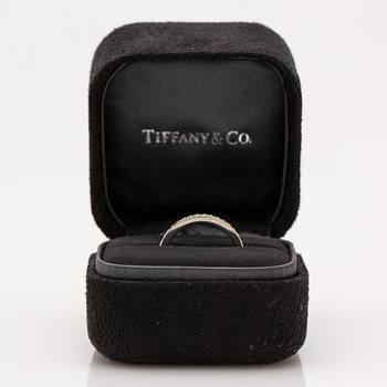 Tiffany & Co, ring, platinum with brilliant-cut diamonds.