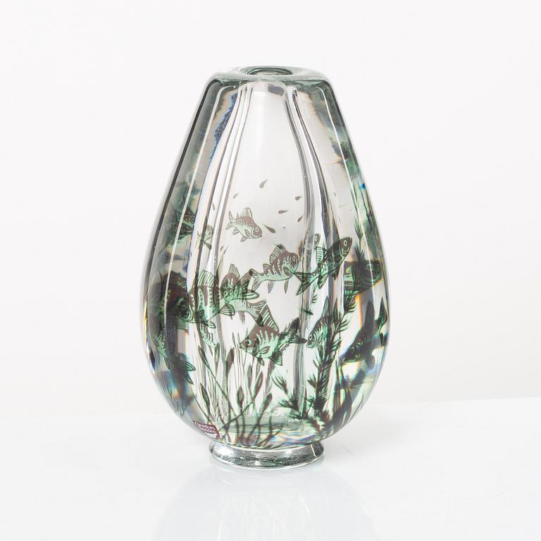 Edward Hald, "Fiskgraal" glass vase, Orrefors, Sweden, signed.