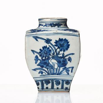 A blue and white jar, Ming dynasty (1368-1644), with hallmark.