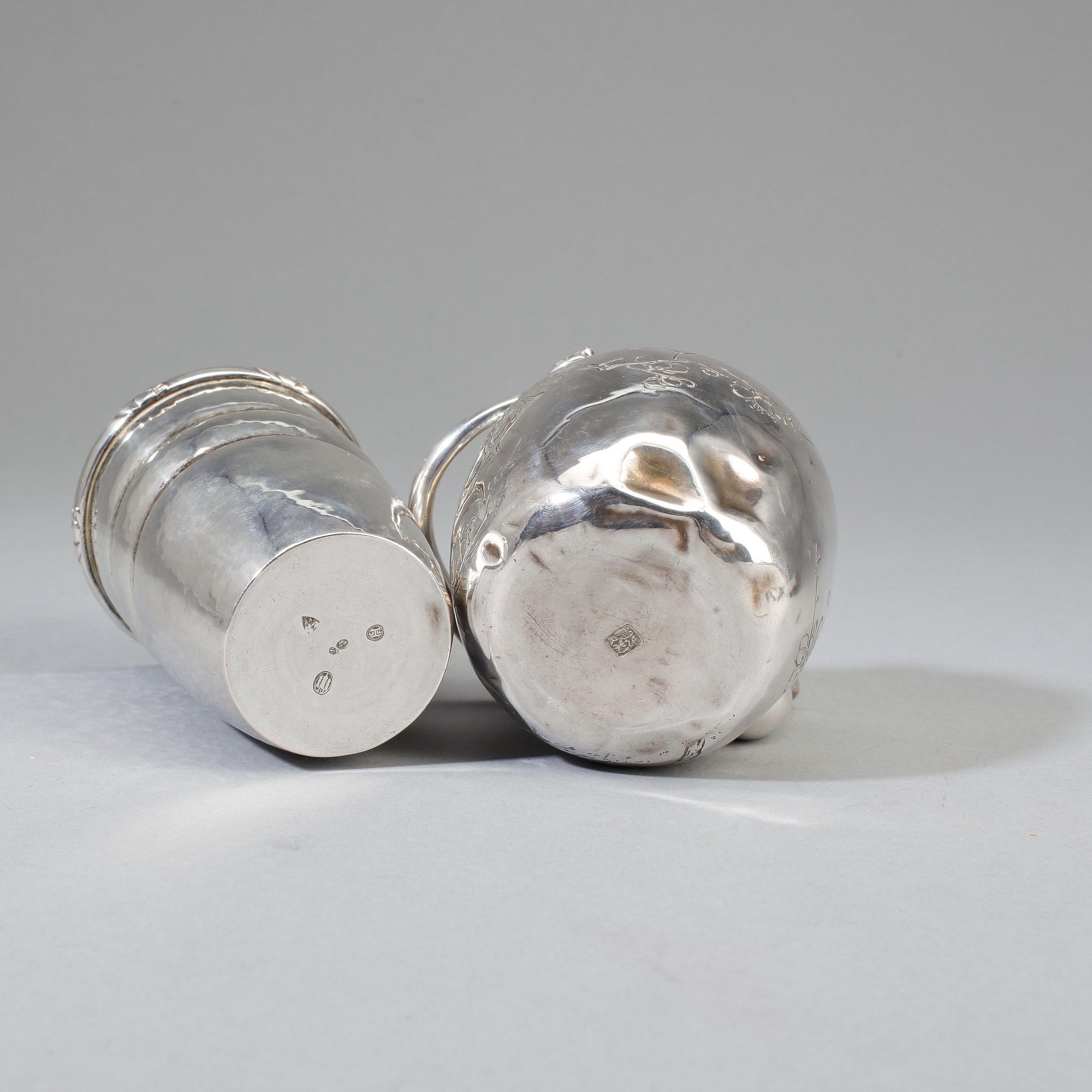 KANNA samt VAS, silver, orientaliskt samt jugend, bland annat Christian F Heise, Danmark, 1920. Vikt ca 200g.