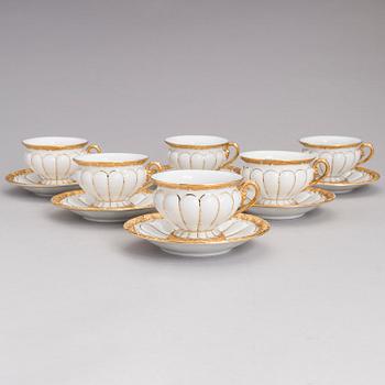 A 9-piece Meissen porcelain Tea set, Germany 20th century.