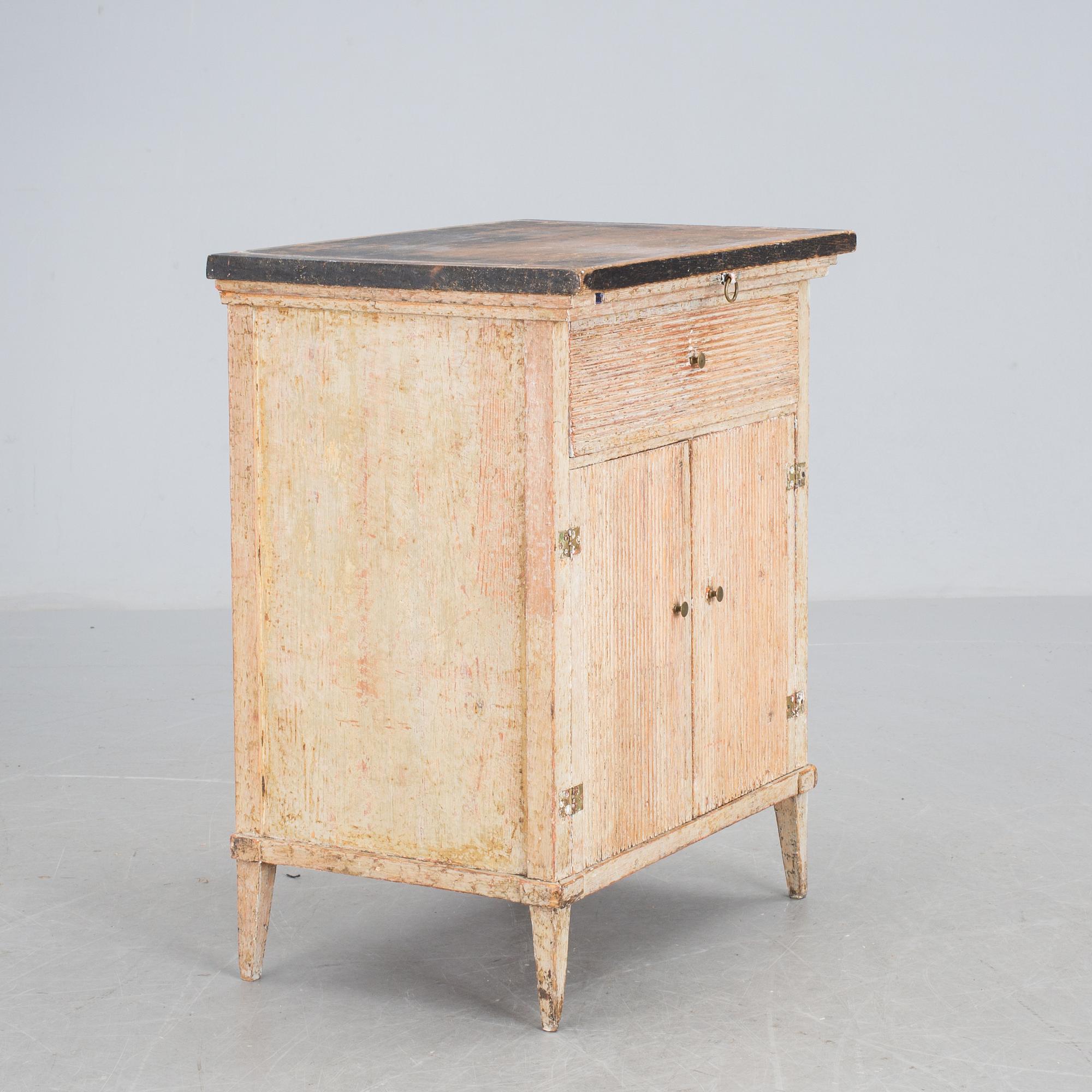 POTTSKÅP, sengustaviansk, 1700/1800-tal.