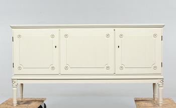 SIDEBOARD, gustaviansk stil, 1900-talets andra hälft.