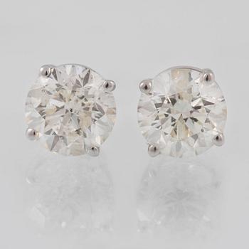 ÖRHÄNGEN, 14K vitguld med briljantslipade diamanter ca 1.00 ct. Vikt 0,9 gram.