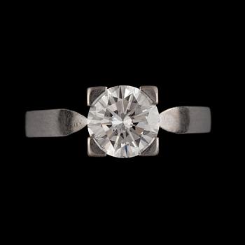 11. RING, 18 k vitguld, briljantslipad diamant 1.23 ct enligt gravyr.