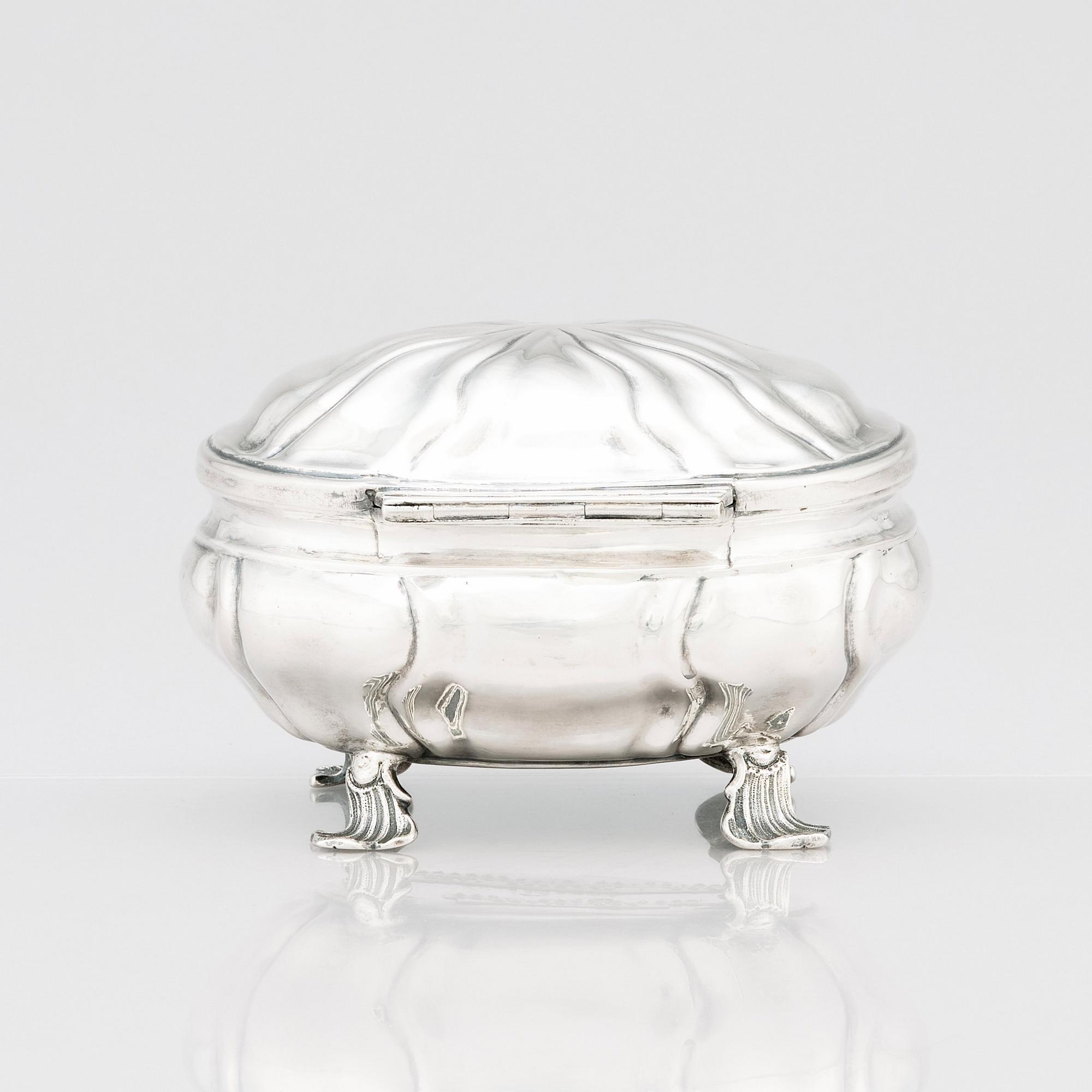 Wilhelm Christian Hillebrandt, sockerskrin, silver, Reval (verksam 1758-1780). Rokoko.