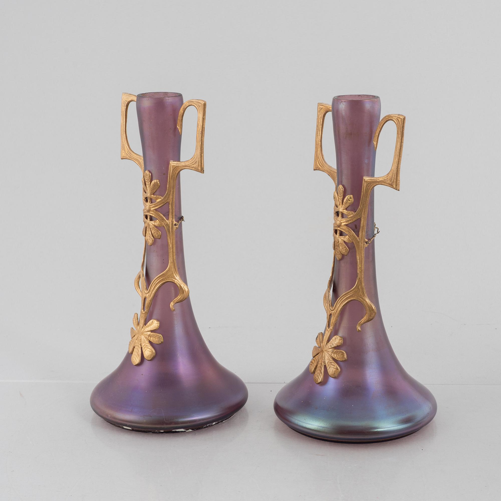 A pair of Art Nouveau glass vases, early 20th Century.