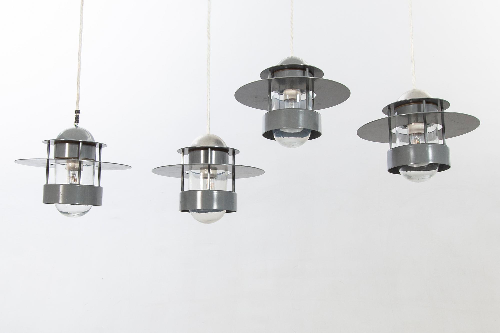 PENDELLAMPOR, 4 st, "Orbiter" av Jens Møller-Jensen för Louis Poulsen.