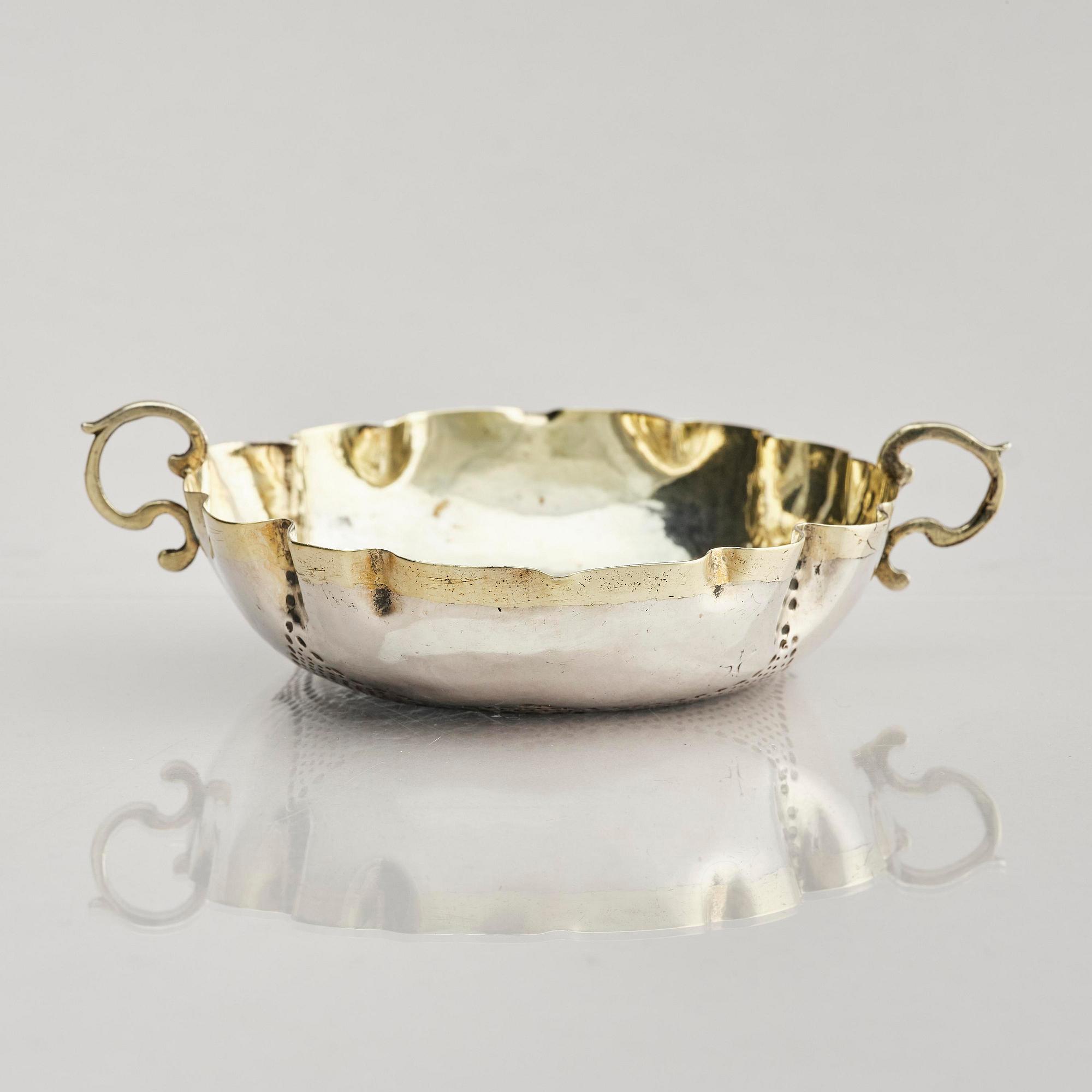 A small German parcel-gilt silver bowl (wine tasting bowl), mark of Johannes Kilian, Augsburg 1689-1692.
