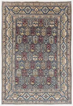 Carpet, Nain, approx. 288 x 195 cm.