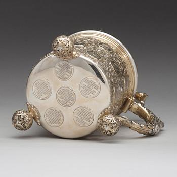 GUSTAF MÖLLENBORG, Stockholm 1892, dryckeskanna, silver, barock-stil.