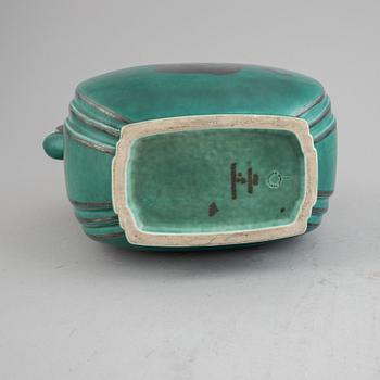 Wilhelm Kåge, a stoneware 'Argenta' lidded vase, model 935, Gustavsberg.