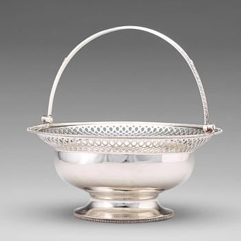 176. An English early 19th century silver basket, mark of William Allen III, London 1804.