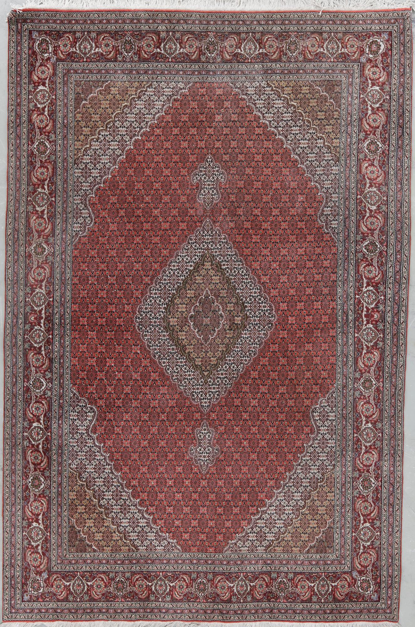 MATTA, Täbris, ca 300x200 cm.