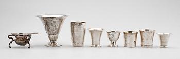 SILVERFÖREMÅL, 8 del, silver. Vikt ca 306 g.