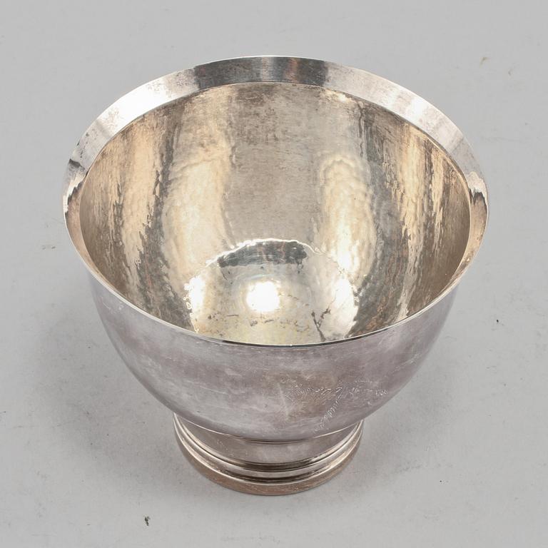 SKÅL, silver, Löfman, MGAB, Uppsala, 1976. Vikt 145 g.