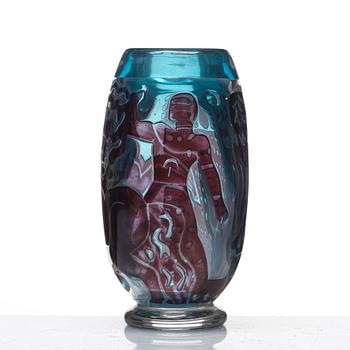 Edvin Öhrström, an ariel glass vase, Orrefors, Sweden 1942, no 242.