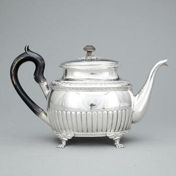 TEKANNA, silver, empire, Anders Lundqvist, Stockholm 1829. Vikt ca 705 gram.