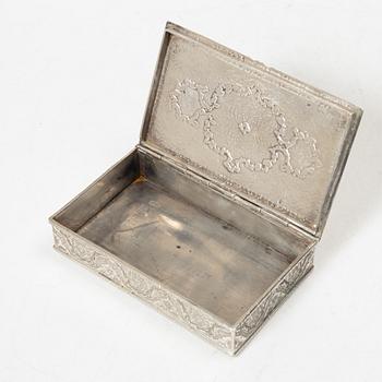 A Persian silver cigarett box, first half of the 20th century. Total weight 266 grams.