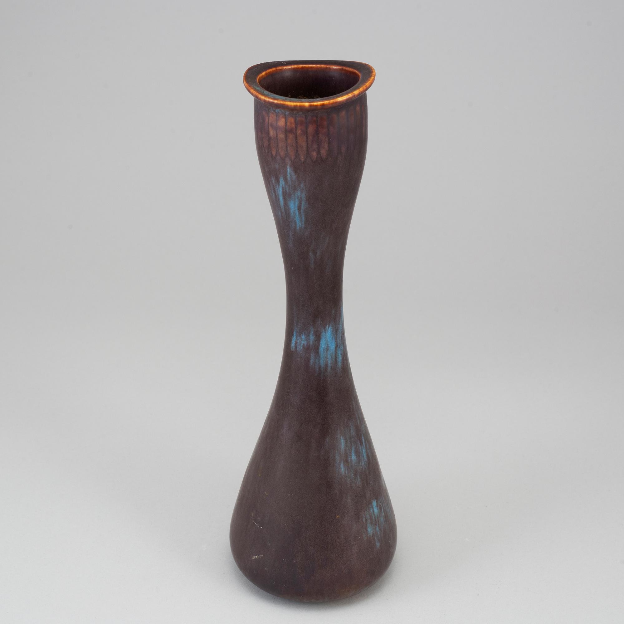 GUNNAR NYLUND, a stoneware vase, Rörstrand, Sweden.