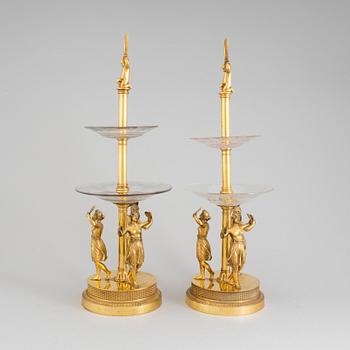 ETAGERER, ett par, empirestil, 1800-talets slut.