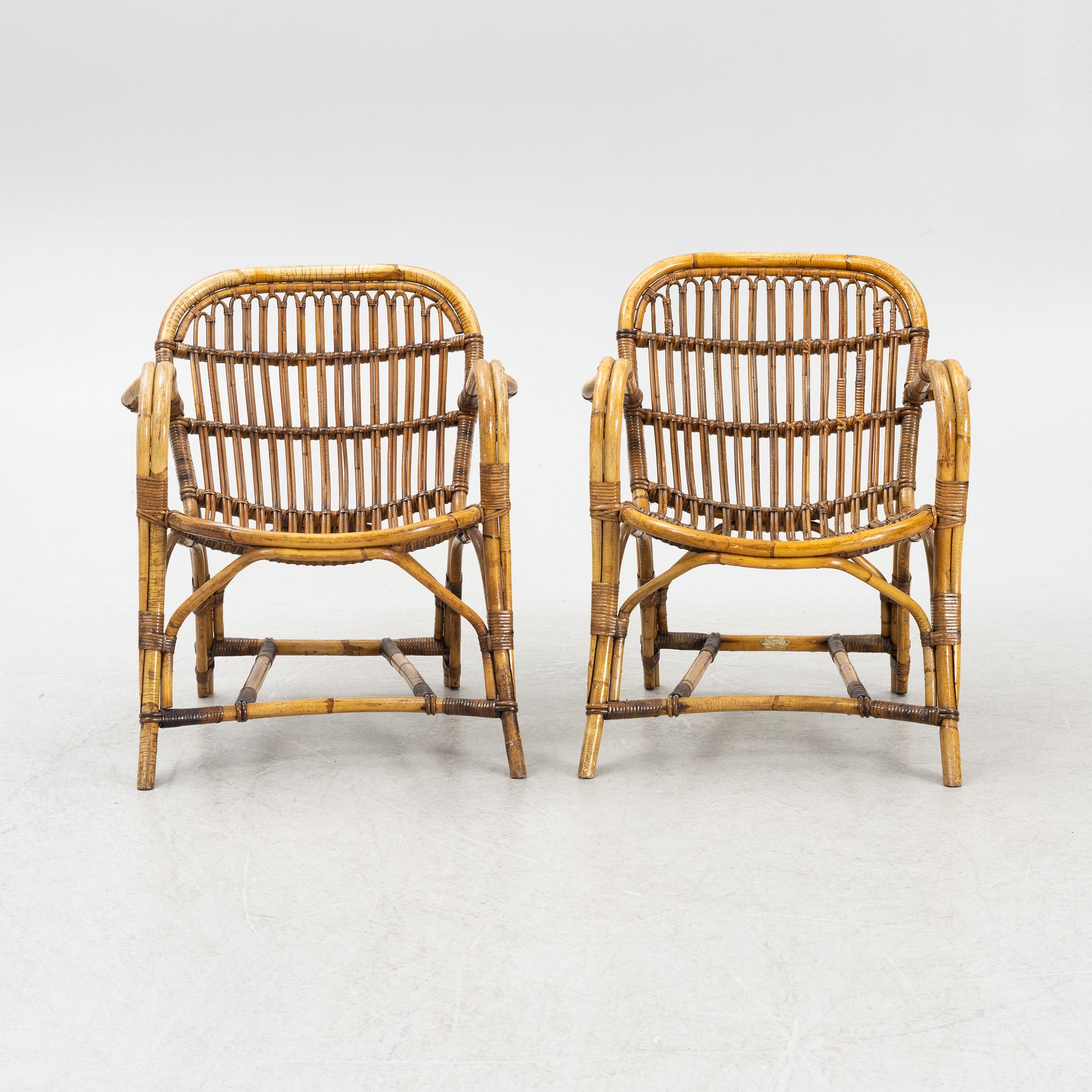 Fåtöljer, 4 st och bord, 1940/50-tal.